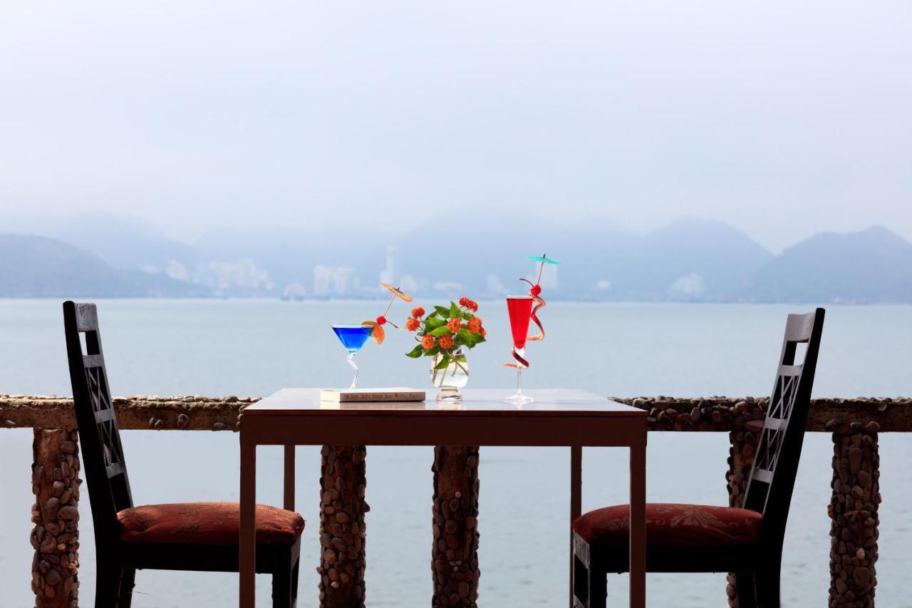 Ocean Beach Resort カットバ島 エクステリア 写真